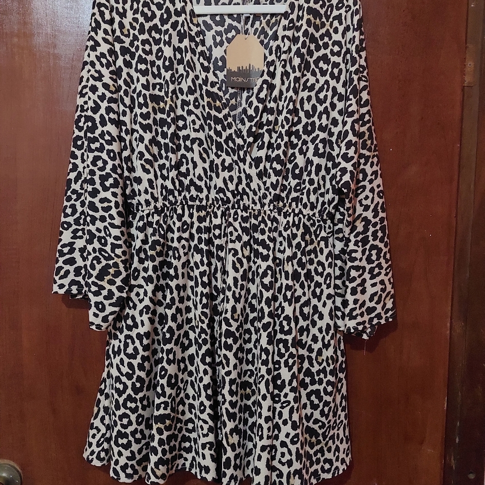 3 beautiful Dress/ 2 size Large 1 size XL